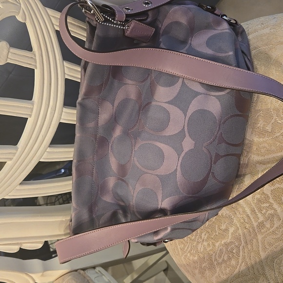 Coach Mauve and Gray Signature Shoulder bag with Mauve Adjustable handle - Picture 4 of 9